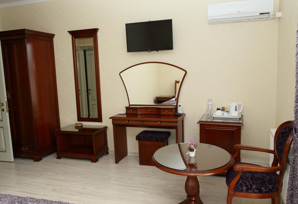 Prima Villa Guest House Vinnytsia Ngoại thất bức ảnh
