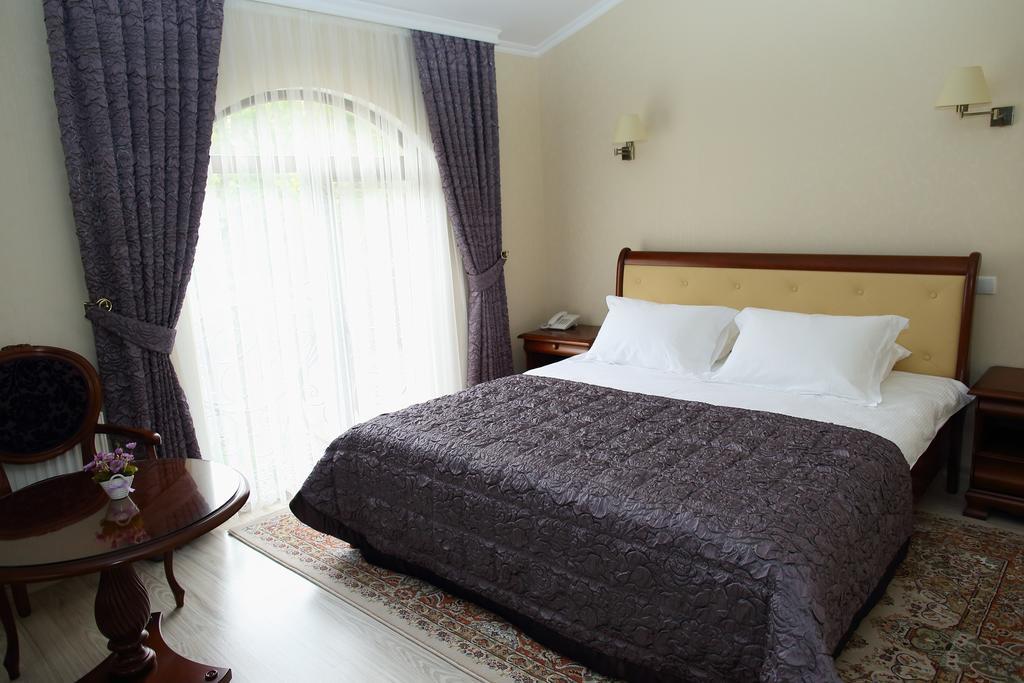 Prima Villa Guest House Vinnytsia Phòng bức ảnh